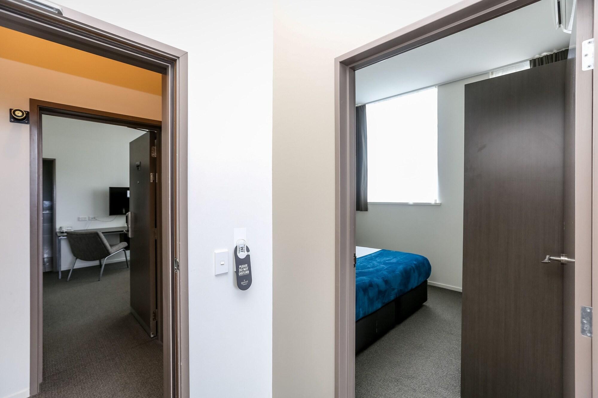 Quest Aparthotel 4*